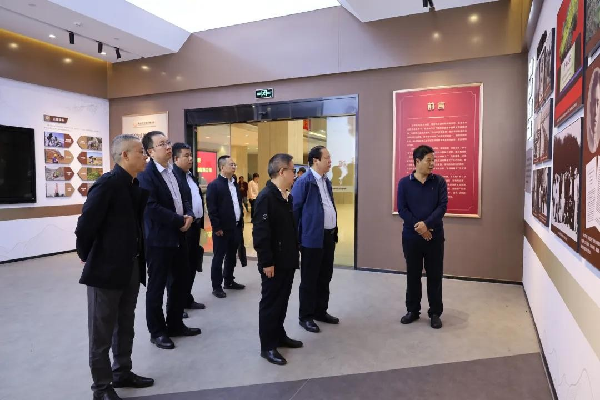 中陜核集團黨委書記、董事長朱華平一行到湖南省地質(zhì)院、長沙...